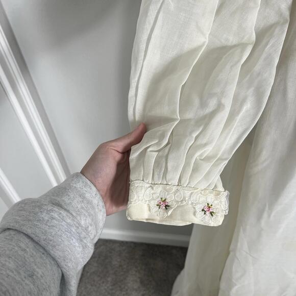 Vintage 1970's Wedding Dress White Pink Rose Details Prairie Cottage Modest - Picture 3 of 15